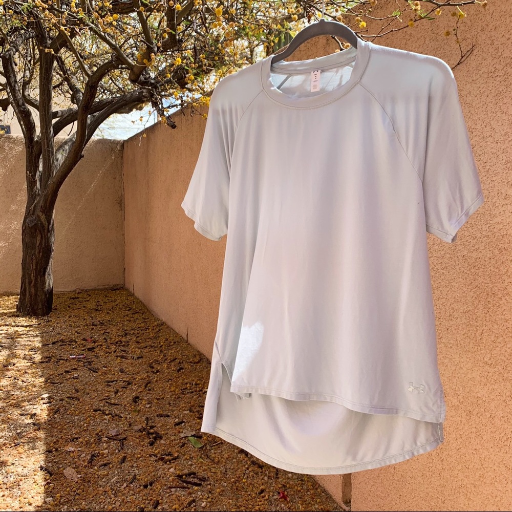 Under Armour Open Back Scoop Neck Tee